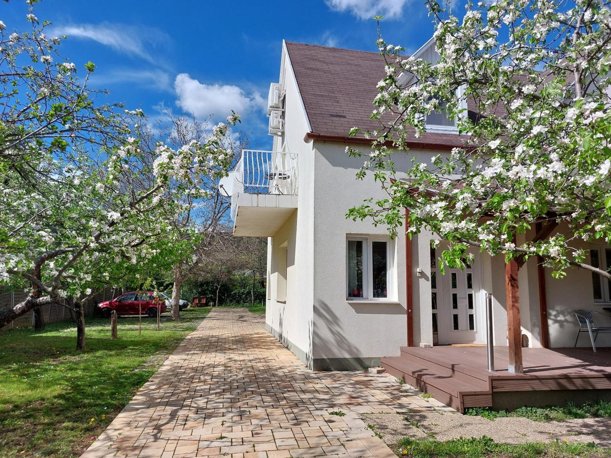 Bridgehaus Apartment Balatonfured Exterior photo