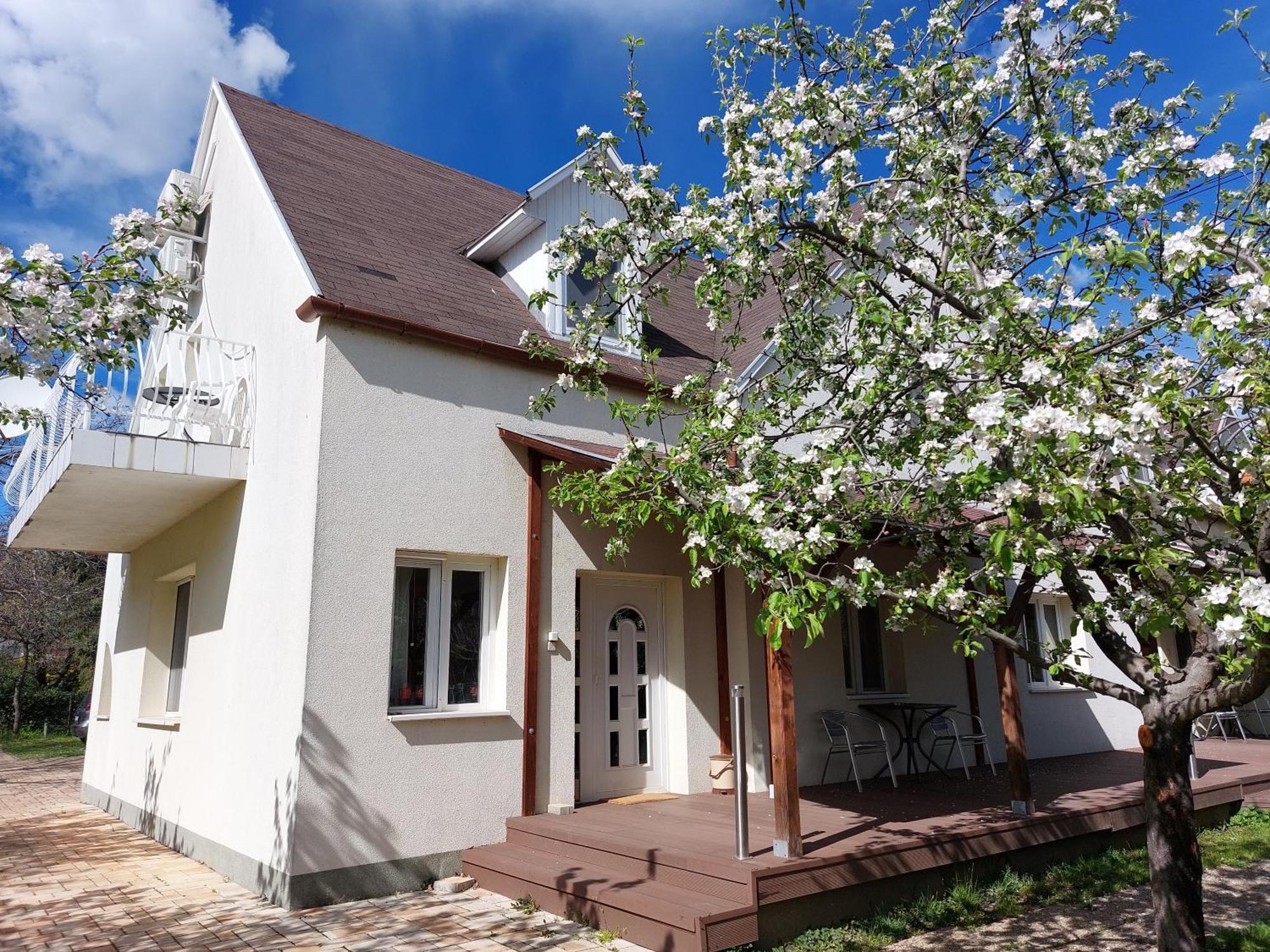 Bridgehaus Apartment Balatonfured Exterior photo