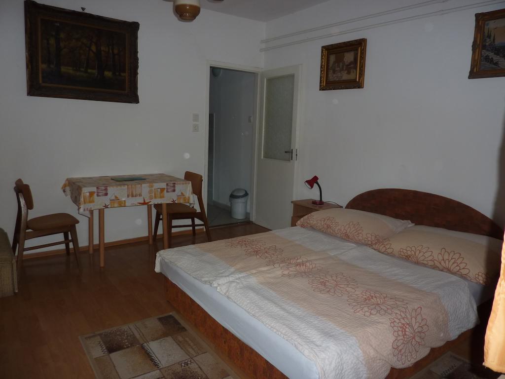 Bridgehaus Apartment Balatonfured Room photo