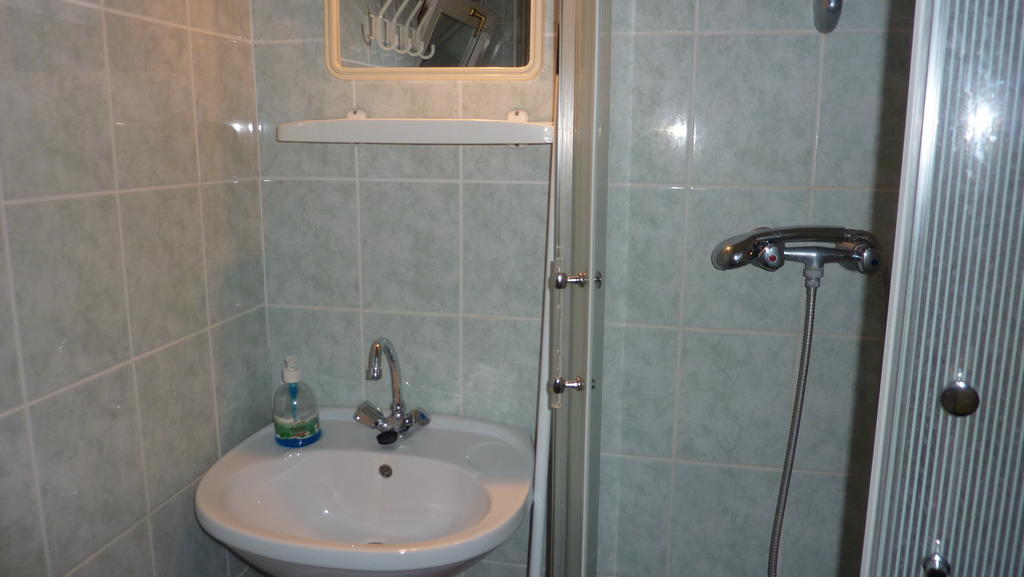 Bridgehaus Apartment Balatonfured Room photo
