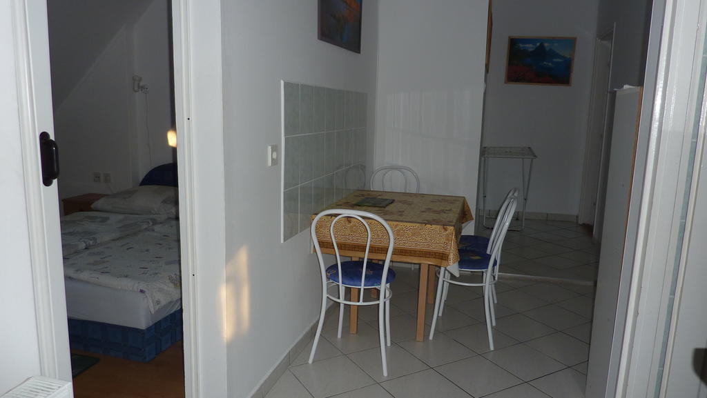 Bridgehaus Apartment Balatonfured Room photo